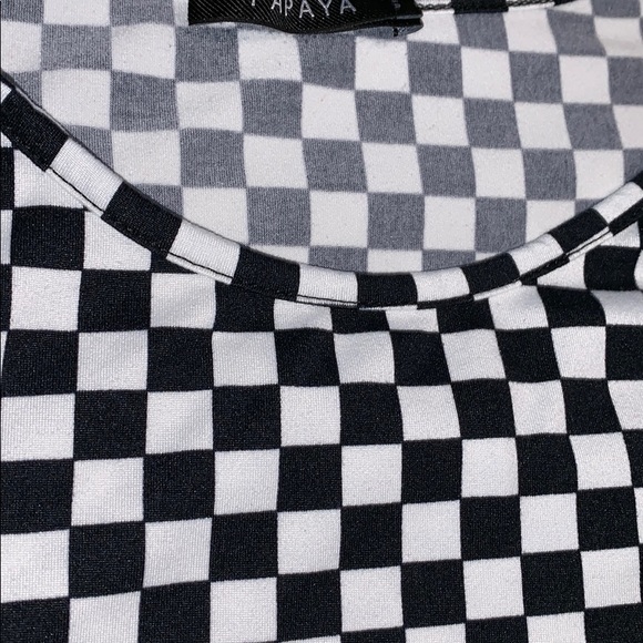 Checkered Print Crop Top - Picture 4 of 4